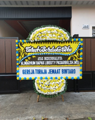 Papan Bunga Duka di Napal Putih